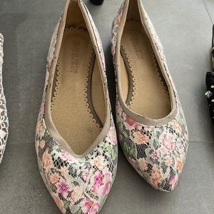 Lace flats